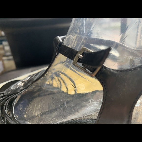 Leather 2-inch heels with braided flower detail - Picture 7 of 7